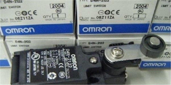 New 1Pcs Omron D4N-2122 Limit Switch Plc Module ko