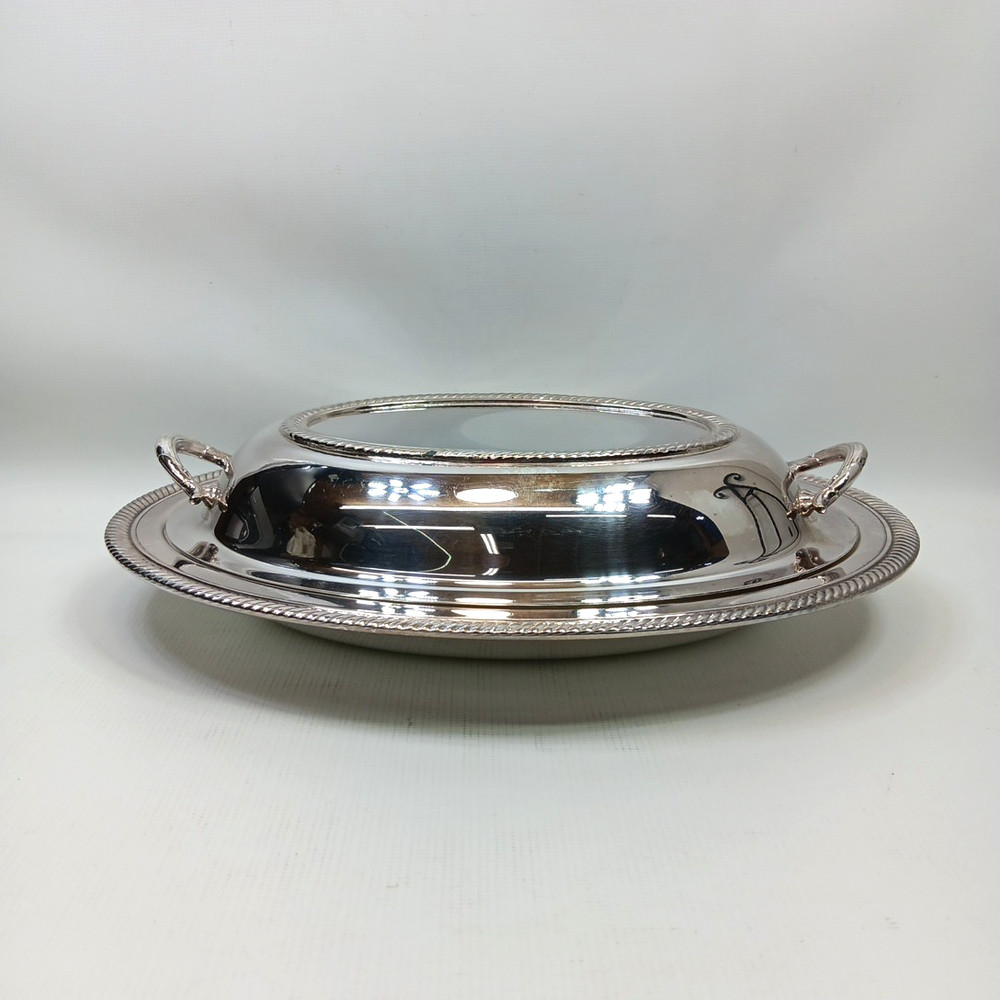 International Silver Castleton Silverplate Covered Vegetable Dish #4812