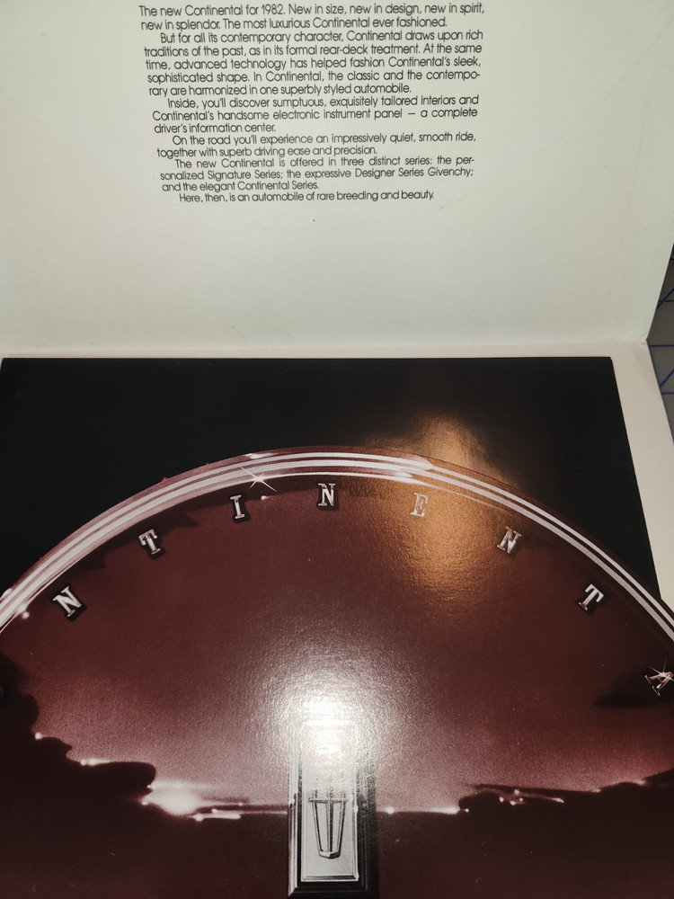 1982 Lincoln Continental Brochure Folder Mailer Original w/ Envelope