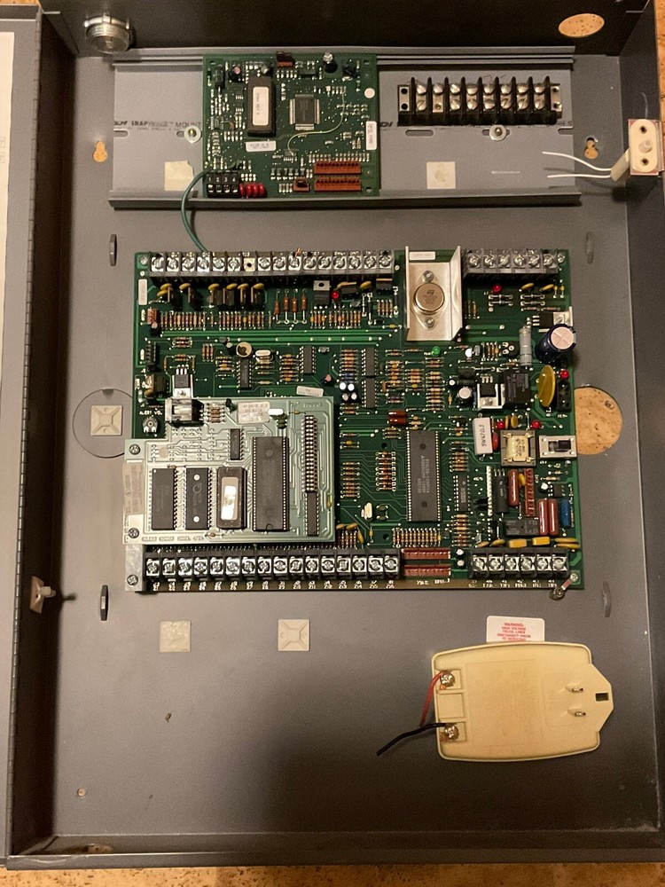 Regency / Silent Knight 4720 Burg / Fire Controller / Communicator & 64 Zone Exp