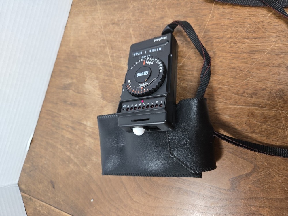 Shepherd FM880 flash meter with case and strap. TESTED.
