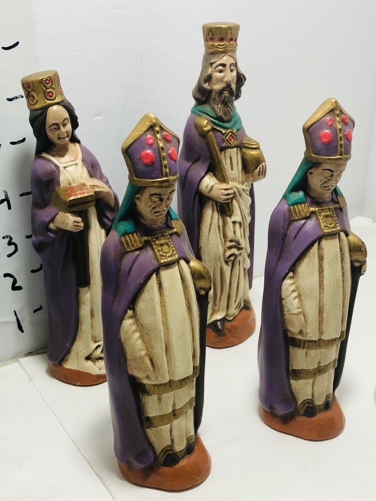 Vintage Hand Painted Chess Figures (29)