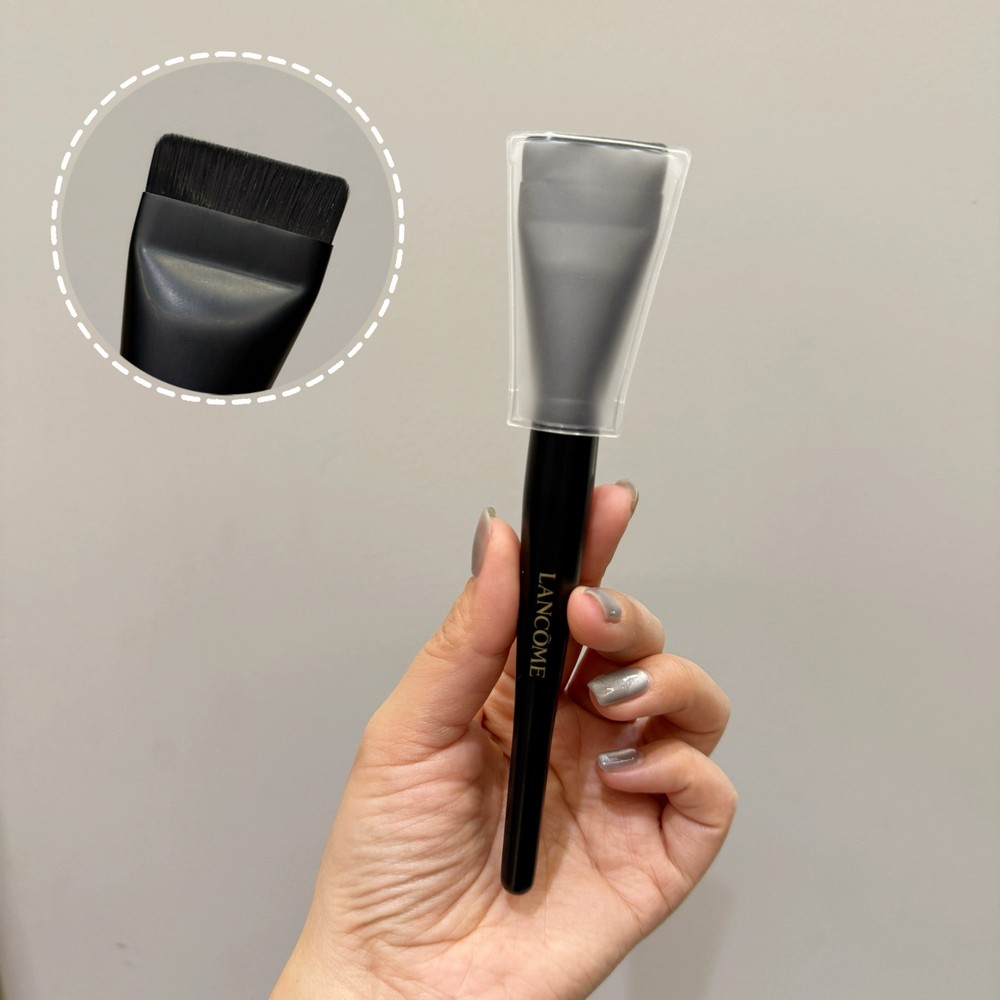 Lan makeup holding liquid foundation straight brush makeup brush