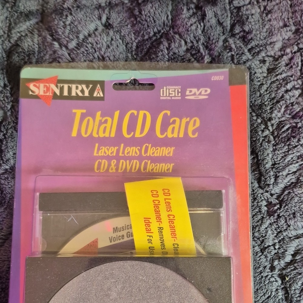 Sentry CD/DVD/ROM Laser Lens Cleaner CD030 Compact Disc Cleaning Kit