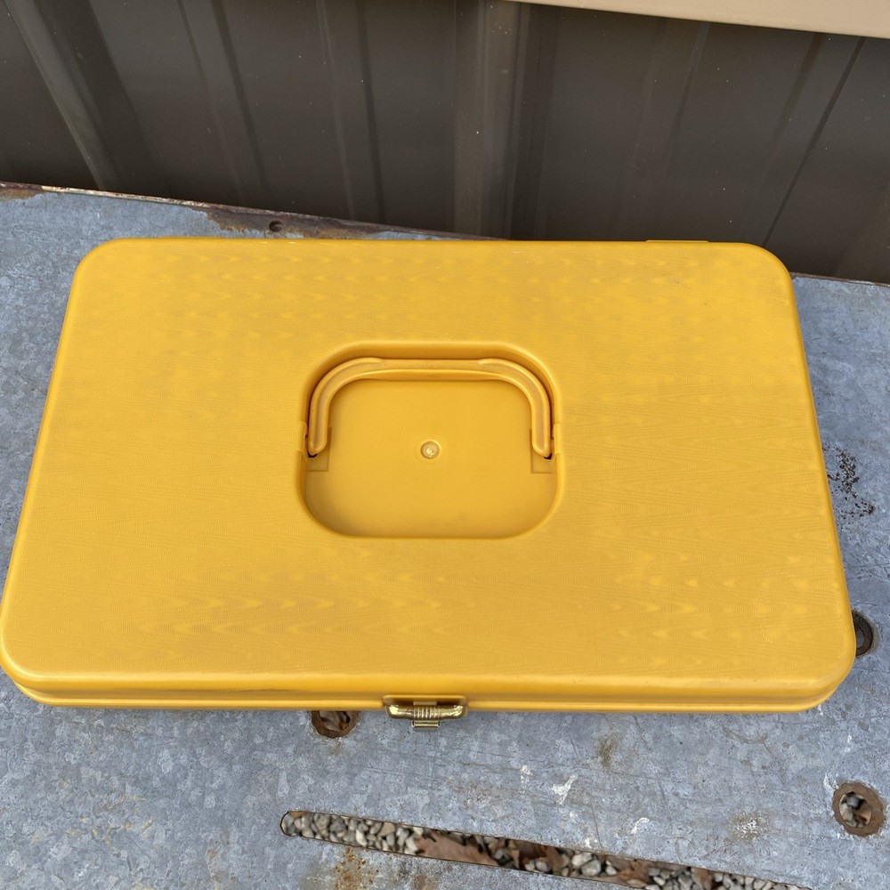 Vintage Plastic WIL-HOLD HARVEST GOLD Sewing Thread Box Caddy Spools & Thread
