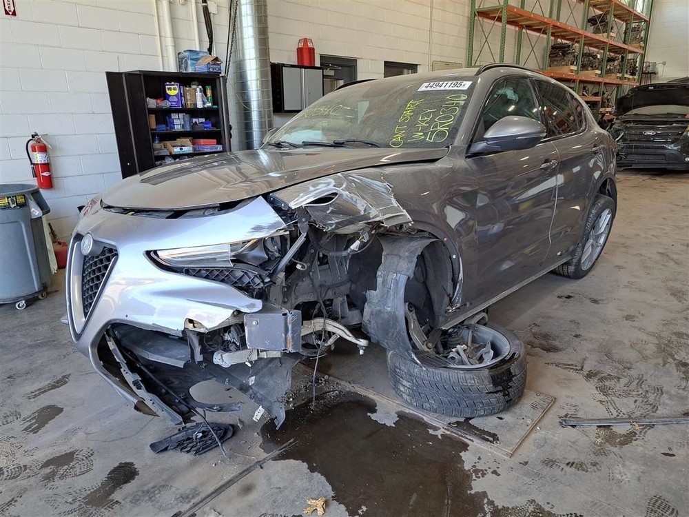 2018 Stelvio Display Screen Sku#4133343