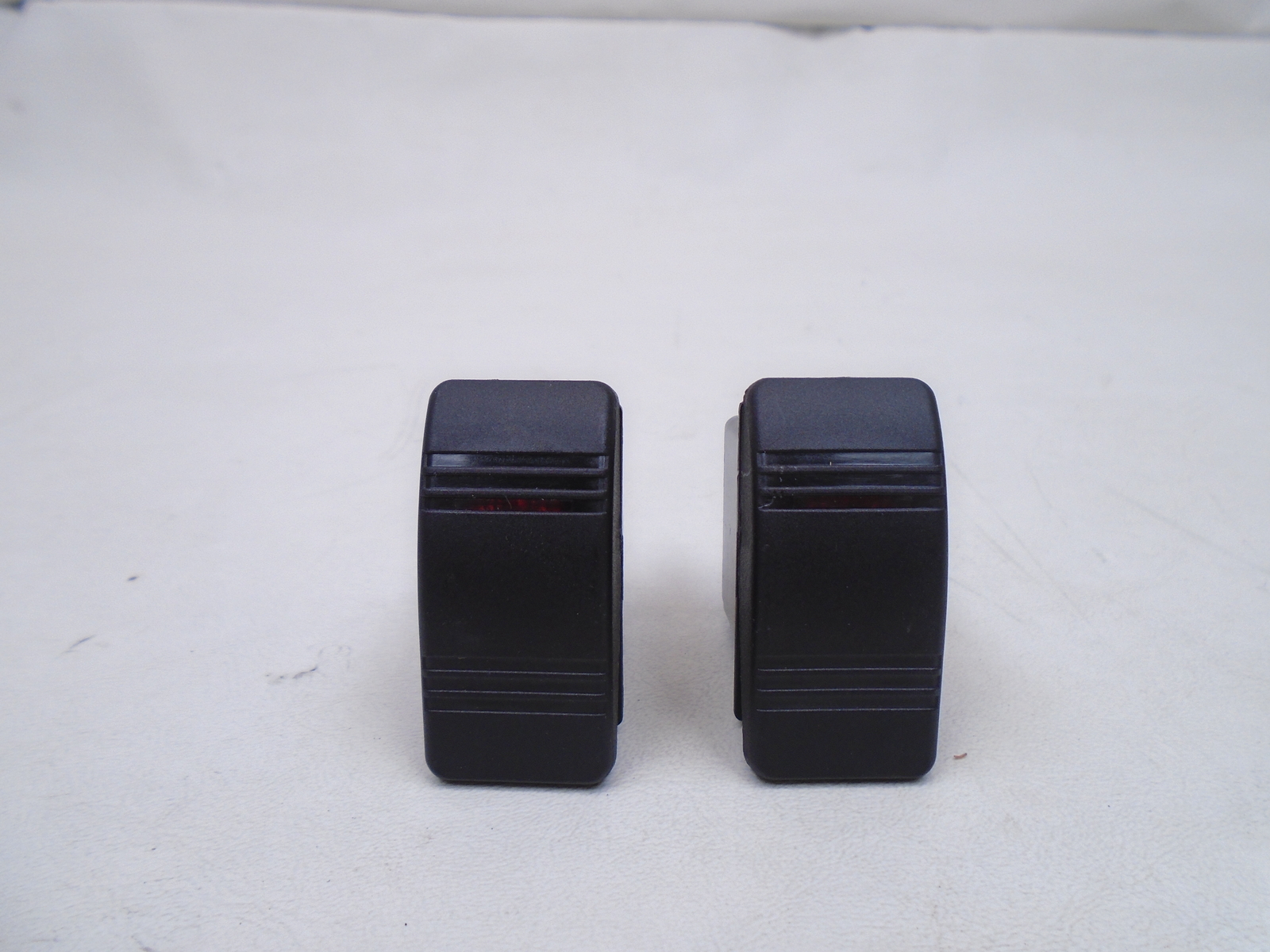 CARLING 12 VOLT 20 AMP ON / OFF ILLUMINATED ROCKER SWITCH (SET OF 2) MARINE BOAT