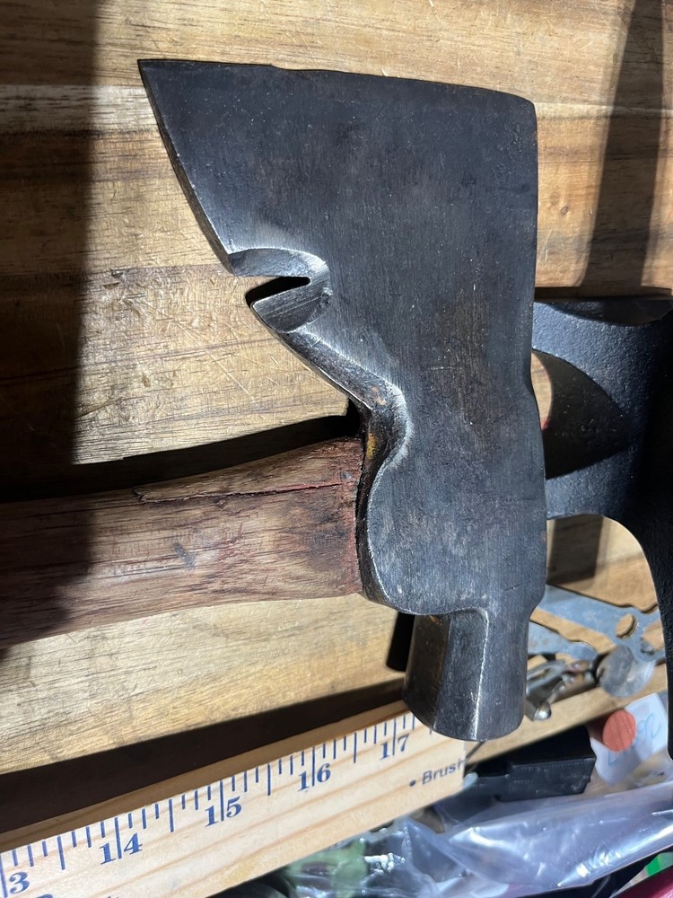 Vintage Carpenter AXE (27485)
