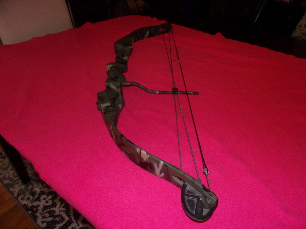 PSE Fast Flight Compound Bow