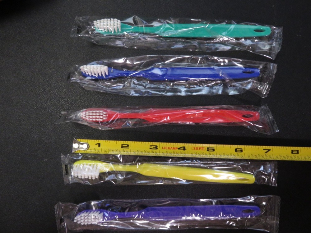 ✅72-PCS. ASSORTED COLOR PLASTIC TOOTHBRUSH'S INDIVIDUALLY WRAPPED CASE..NEW
