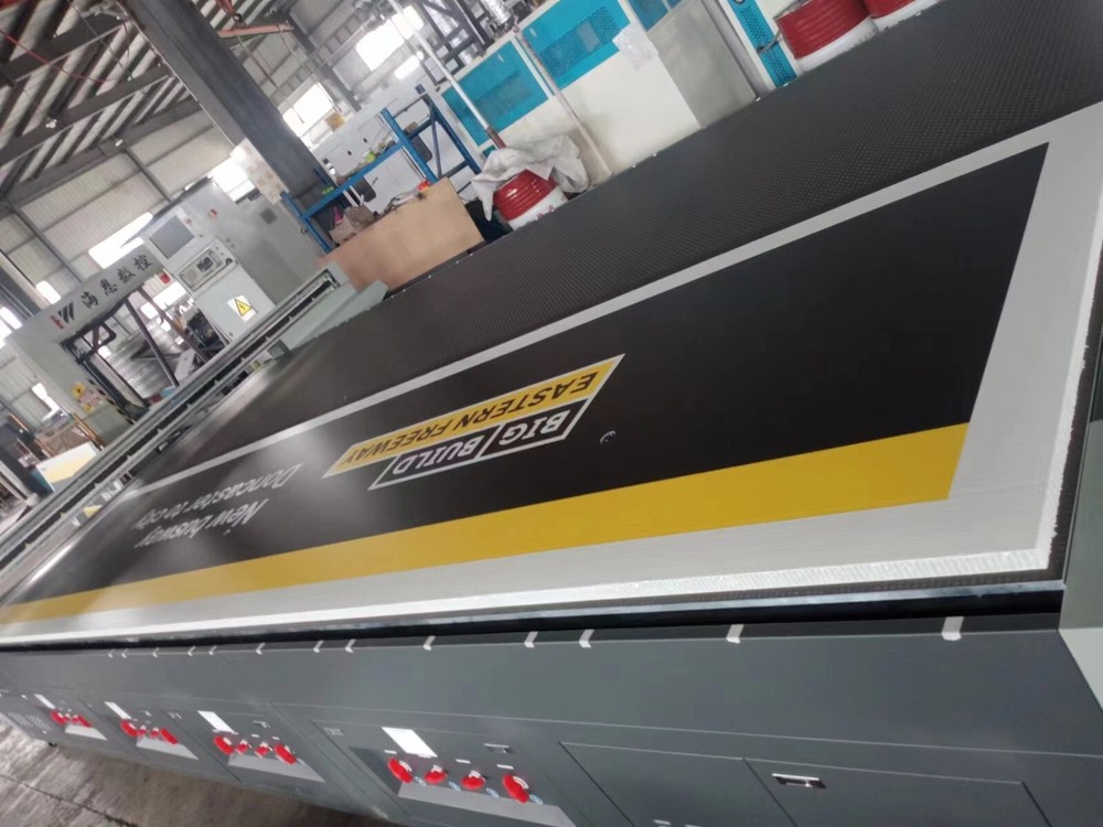 Outdoor large scale UV printing