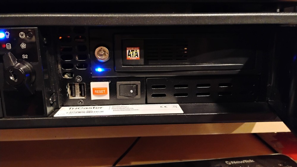 Tricaster TC460 (upgraded from 455) with CS40 Control surface
