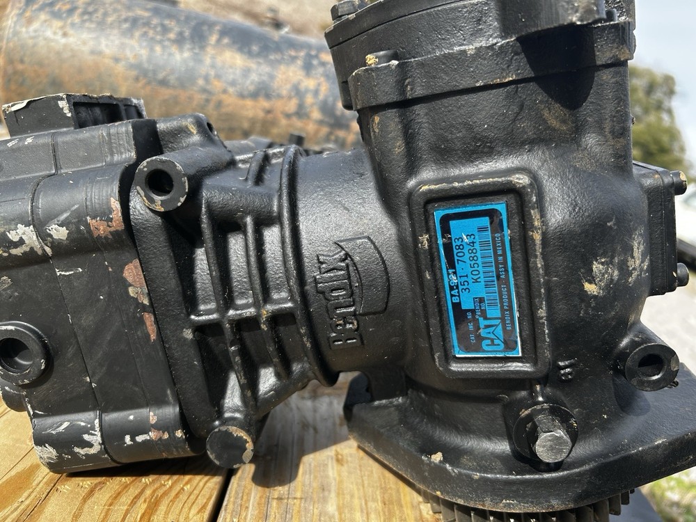 Bendix Ba-921 Air Compressor Cat No 351-7083 (has Damage To Casting!!!)