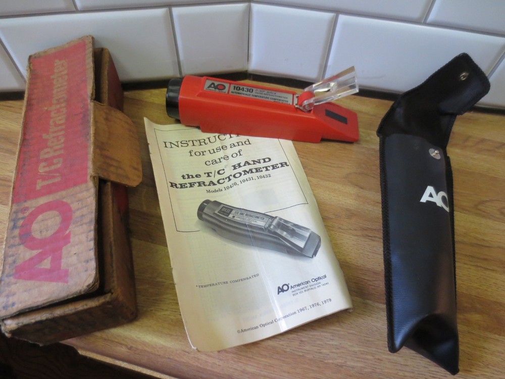 AO Automatic Temperature Compensated Hand Held Refractometer 10430 0-30