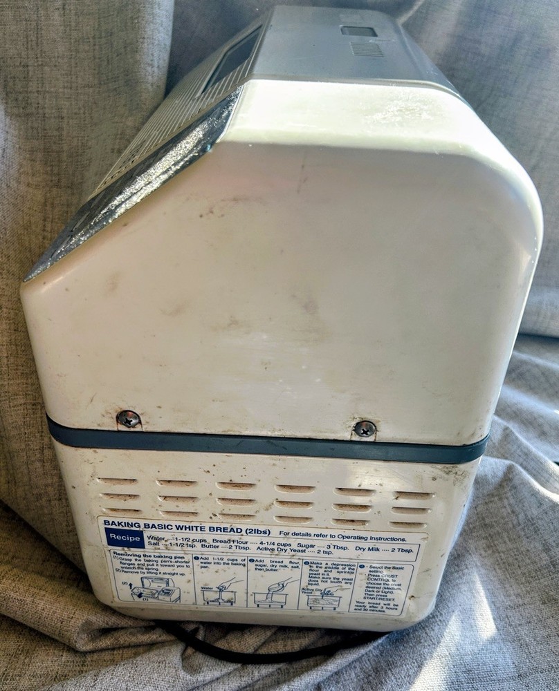 Zojirushi Home Bakery BBCC-X20 Bread Maker Machine 2lb - Missing Paddles
