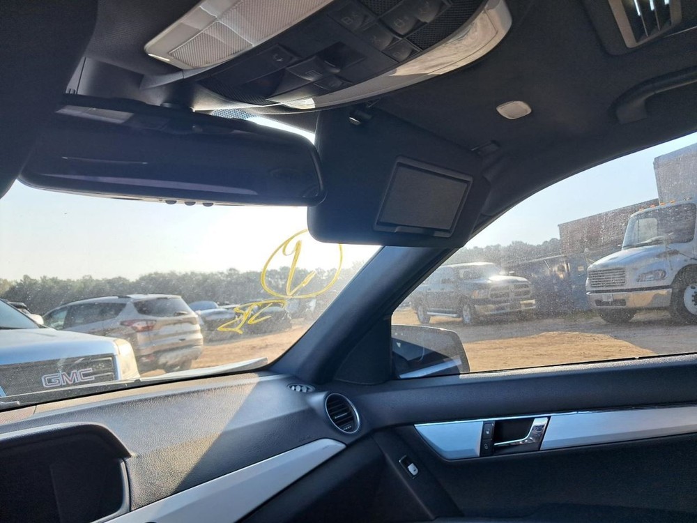 C220 2013 Glove Box 4754485