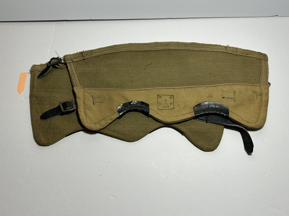 Pair Original Dated British Army Soldiers Spat / Gaiter