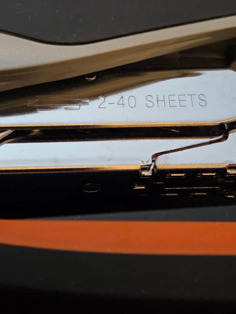 Swingline Optima Desktop Stapler 2-40 Sheet Capacity Model #8784x With Staples