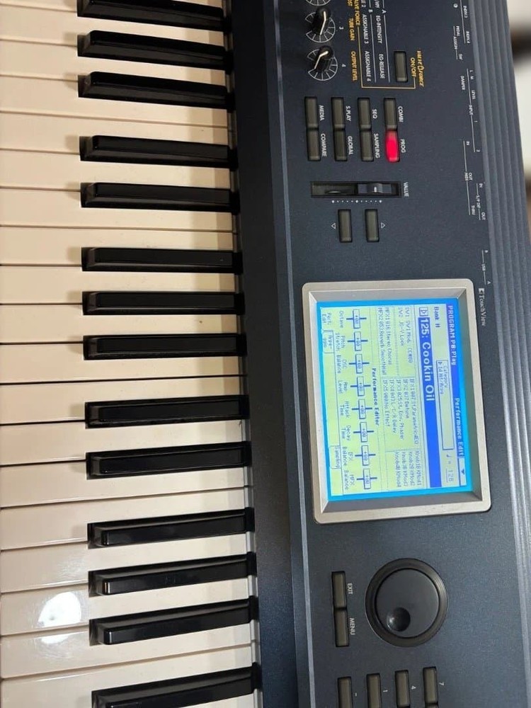 KORG Triton Extreme 61-Key Synthesizer