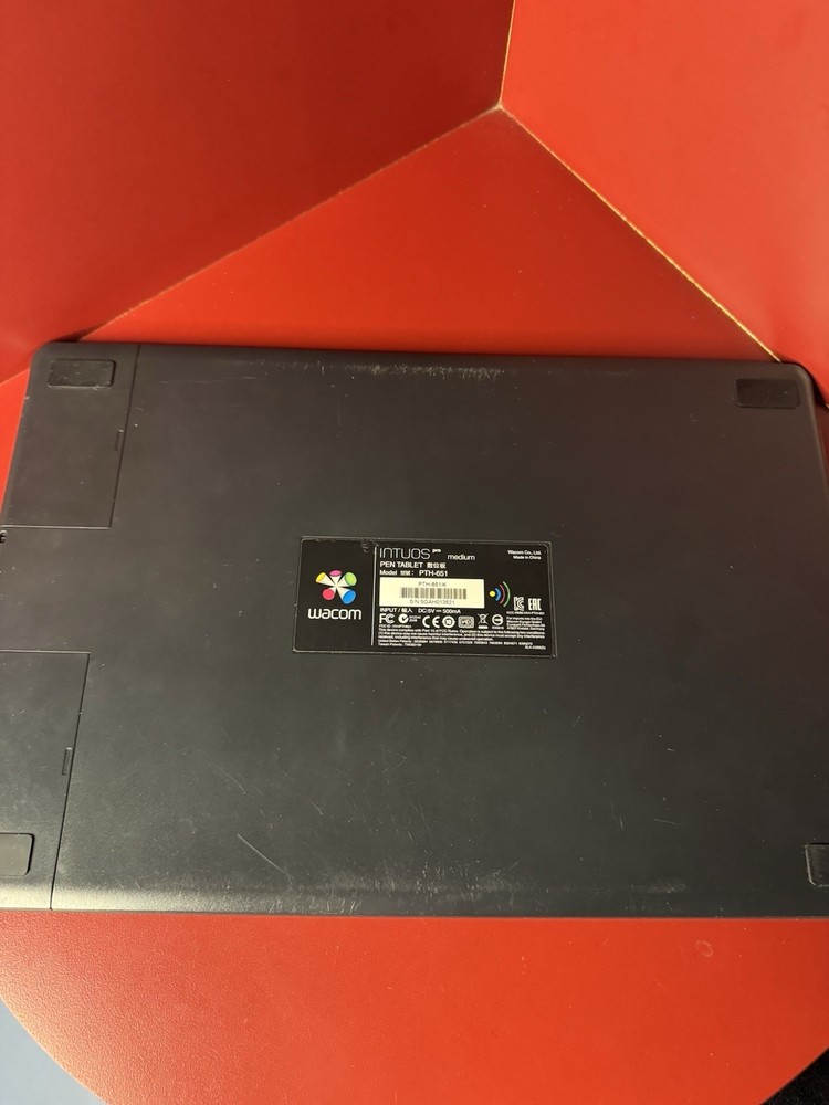 Wacom Intuos Pro Medium PTH-651 - No Pen