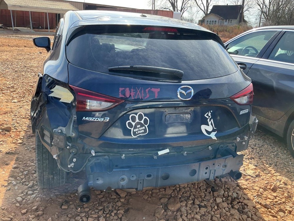 3 2017 Glove Box 4931991