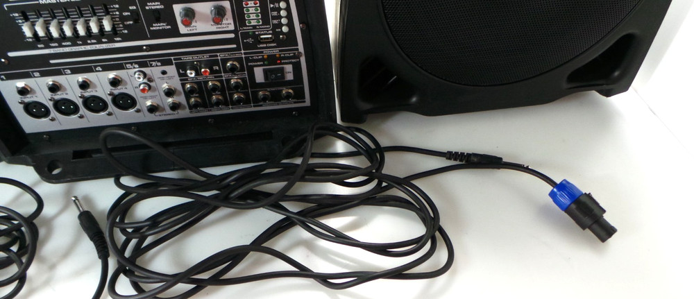 Peavey PVi Portable Powered audio system - Used - Upper Hook doesn't work