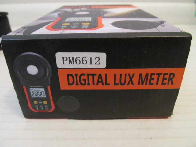 Peakmeter PM6612 Digital Lux Meter 2000 Counts with Auto Manual Range