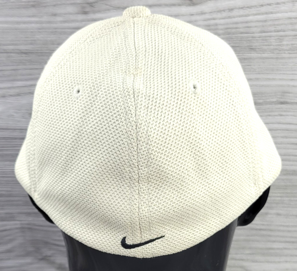 Nike Tiger Woods Golf Hat Cap Flex Fit Size Small Light Beige
