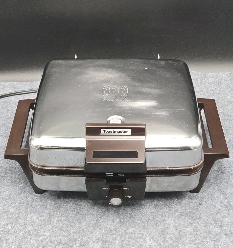VTG Toastmaster 269C Chrome Waffle Maker Reversible Plates Tested