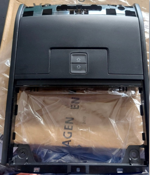 Genuine Volkswagen Console 5NN-867-591-82V