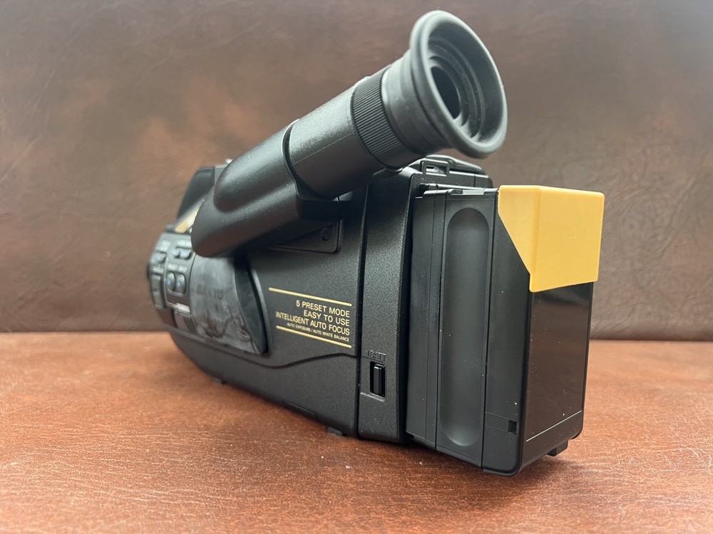 Faulty Sanyo VM-D90P Camcorder - genuine Untested