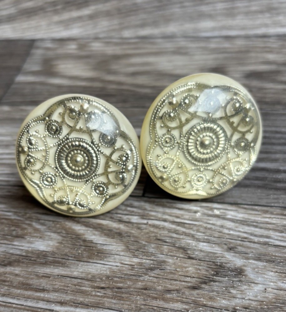 Set Of 2 Gold Filigree Designed Knobs Drawer Pulls Hardware Vintage Style 2”