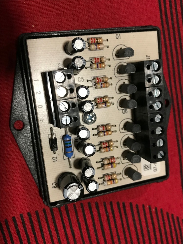 865/4 video distributor Amplyvox