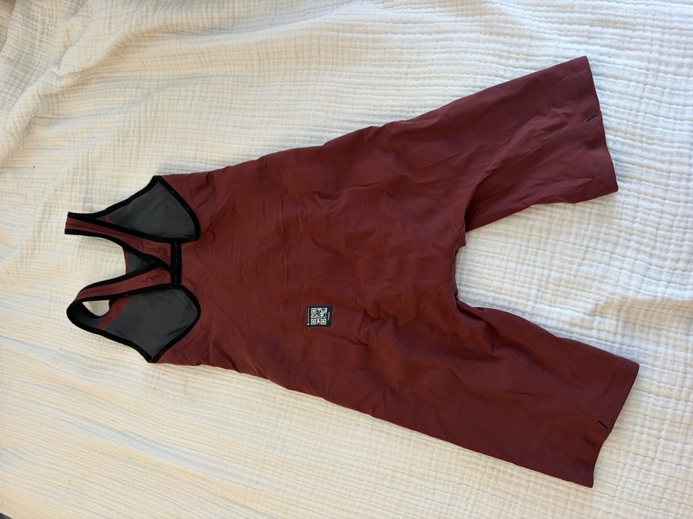 TYR Venzo Closed Back Size 25 Maroon