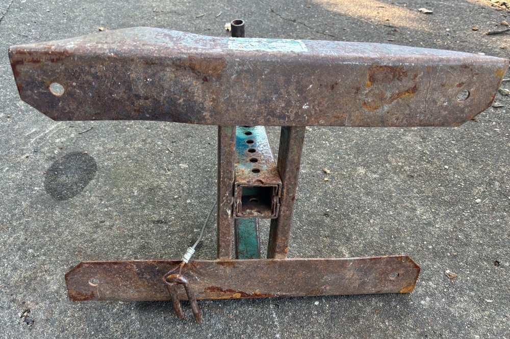 Greenlee #687 Screw Type Reel Jack Stand (K)