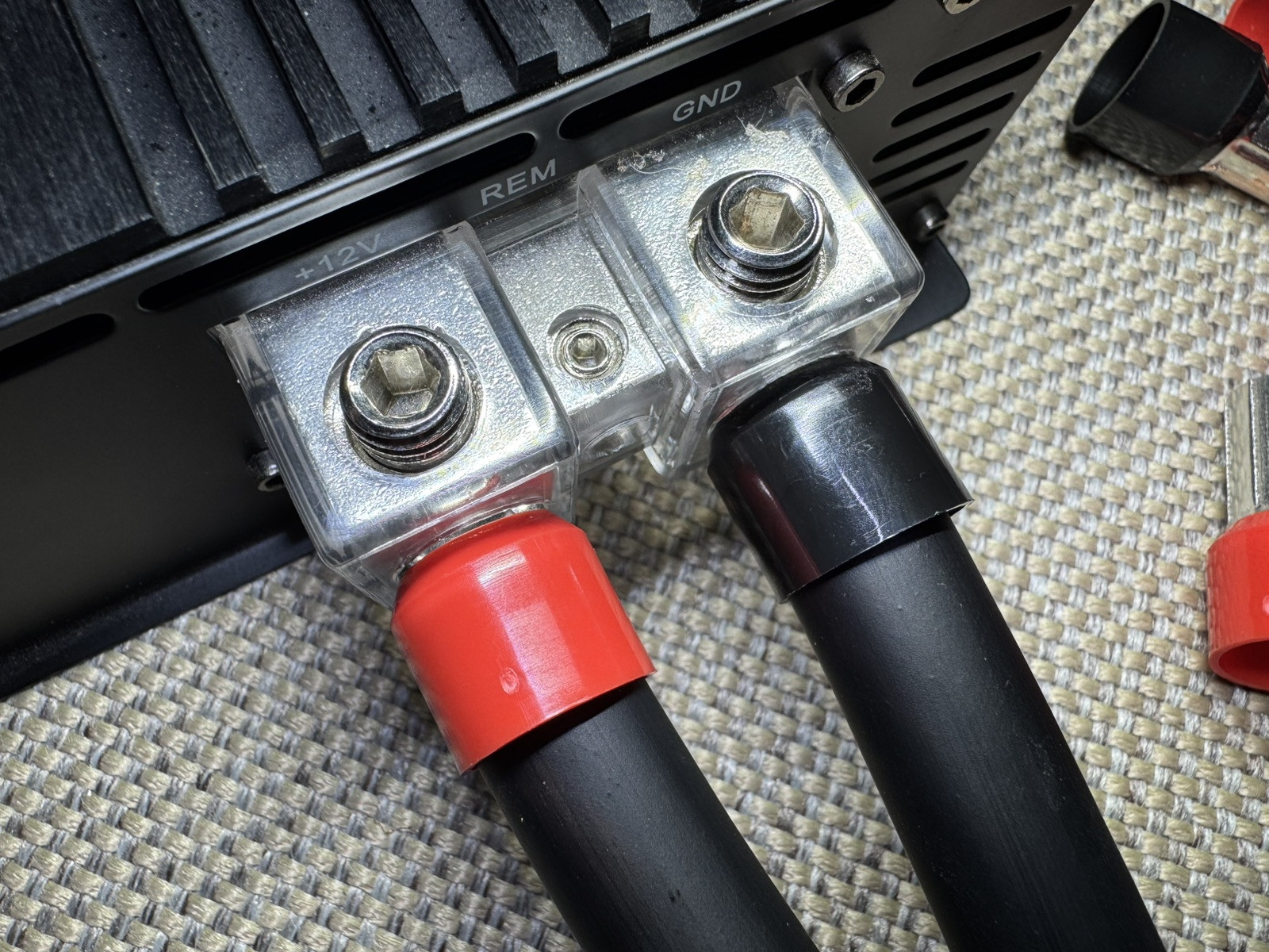 1/0 Oversized Ferrules (pack of 4) (fits into car amplifiers w/o being crimped)