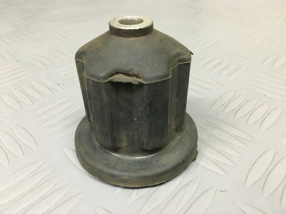 2628 FIAT UNO rear axle attachment bushing all types excluding CS version