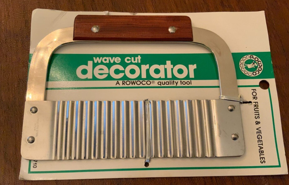 Rowoco Wave Cut Decorator For cutting Fruits and Vegetables
