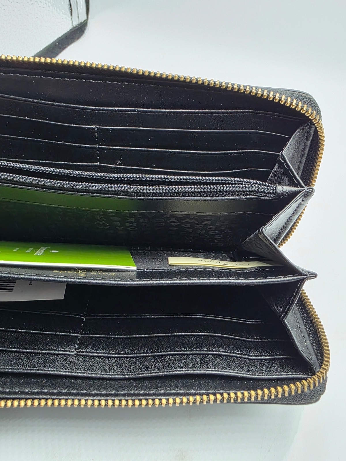 Kate Spade New York Wallet Black Women's Brand New WLRU2517 MSRP $189.00