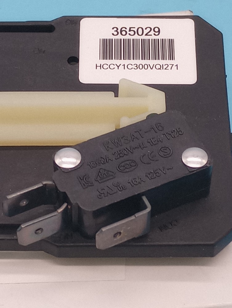 Source 1 Switch, Aux, 1 Spdt w/.250 QC Terminals