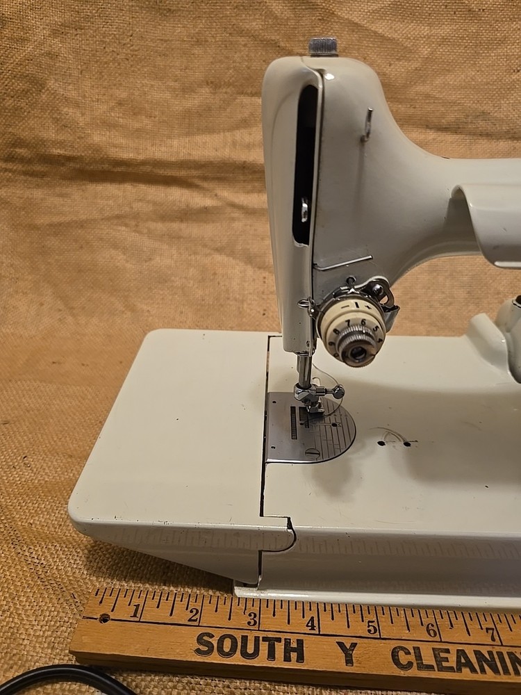 Singer 221K Featherweight Sewing Machine With Case CELERY 1960s
