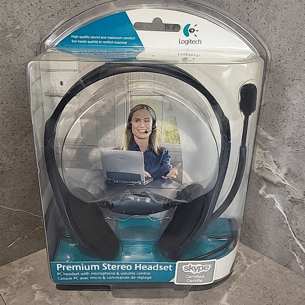 Logitech PC Premium Stereo Headset with Microphone & Volume Control *Read*