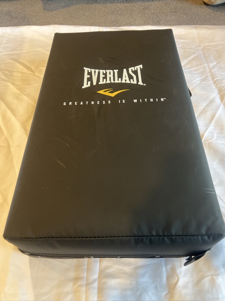 Everlast Original Strike Foam Shield Padding Target MMA Kickboxing 25” X 15”