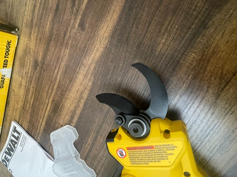 DeWALT 20V MAX Cordless Multi Use Pruner Kit - DCPR320D1 - New Tool Only!