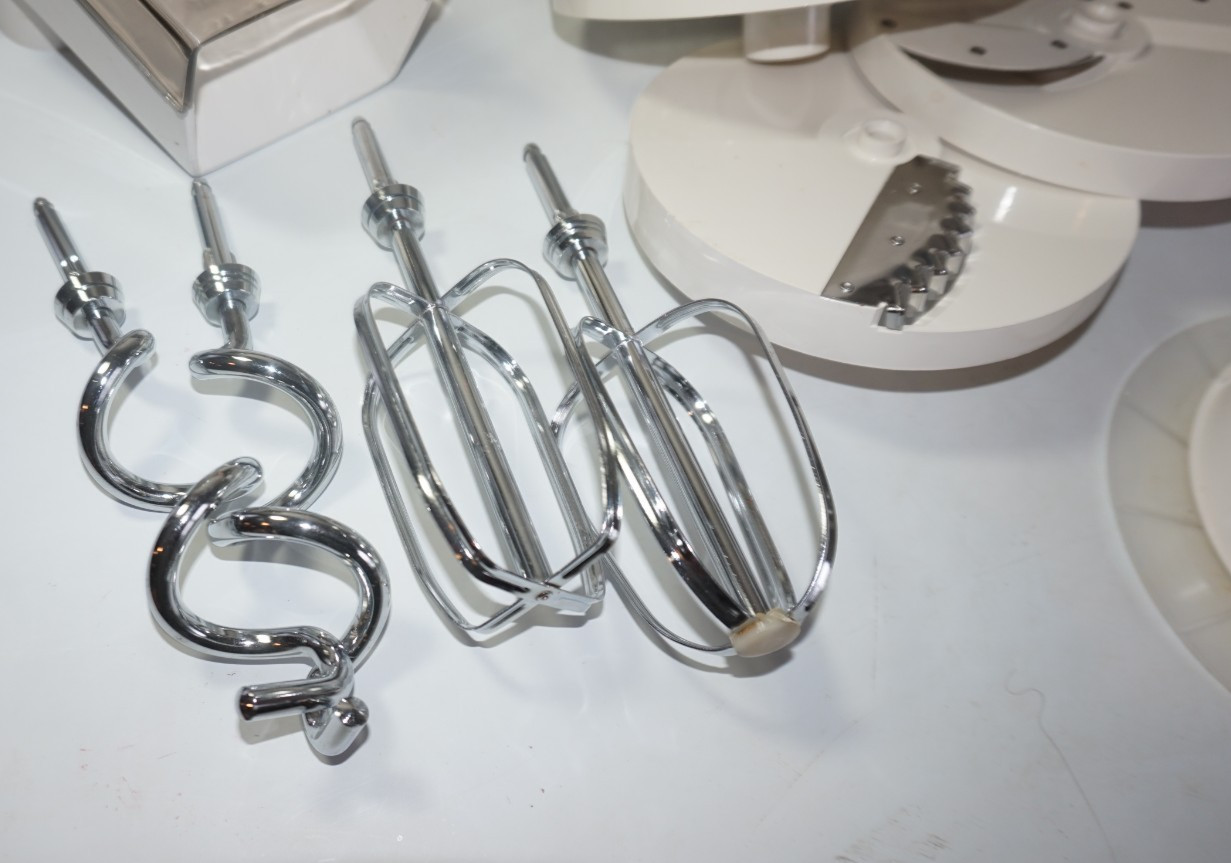 VTG Oster Regency Kitchen Center Mixer Blender Food Processor 12 Speeds White