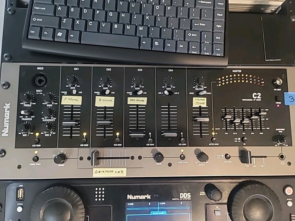 Vintage Numark Professional Dj Mixer C2-DMC 2 Software controller Pro-Case