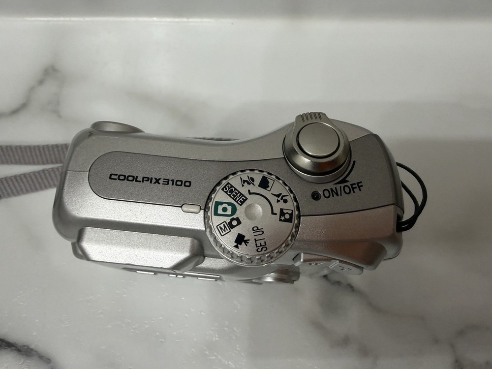 Nikon Coolpix E3100 Compact Digital Point & Shoot Camera 3.2MP 3X Zoom Untested