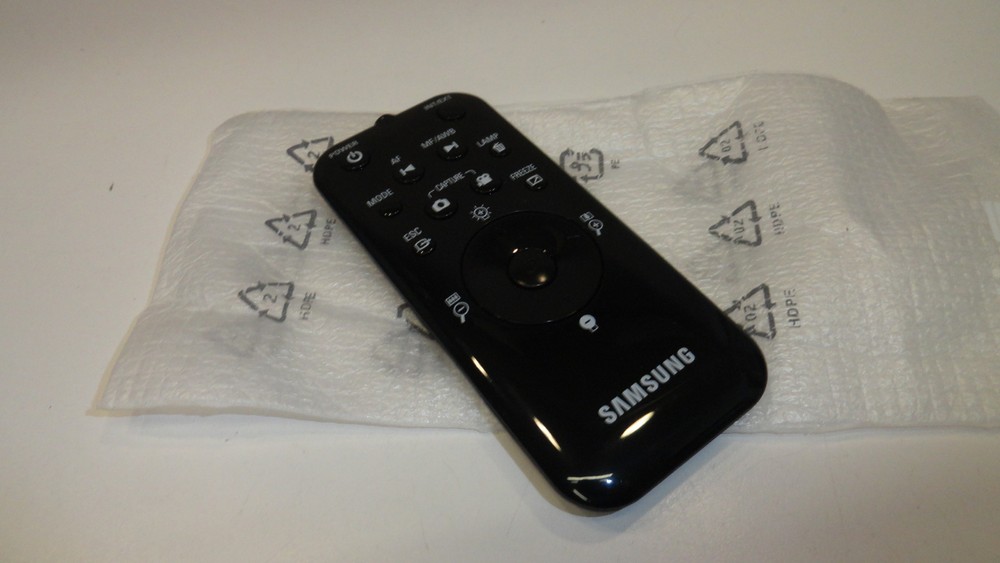 DD4: SAMSUNG PROJECTOR REMOTE CONTROLLER - NEW