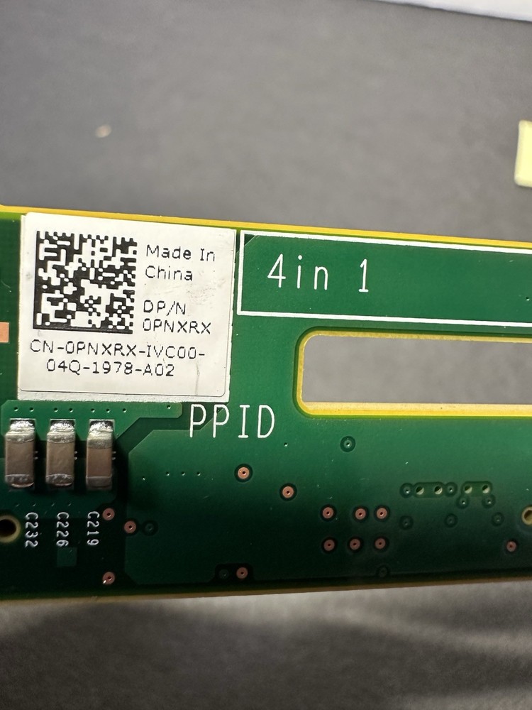 DELL HARD DRIVE BACKPLANE For Server Pre Owned 4 in 1
