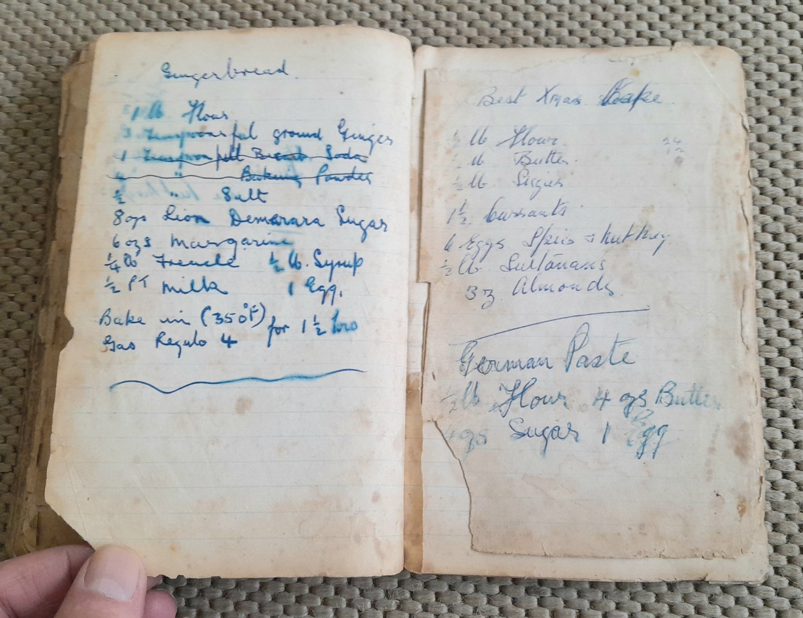 ANTIQUE HANDWRITTEN COOKERY RECIPE NOTEBOOK OF SWEET & SAVOURY DISHES, c1900
